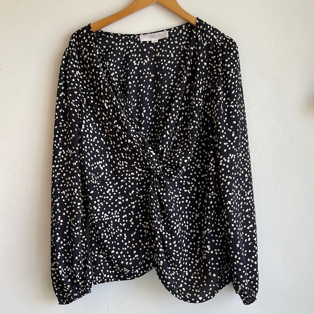 💛4 for $25 - Polka- Dot blouse. gold. black .XL